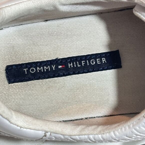 TOMMY HILFIGER | Women's Embossed White Trainers Fashion Sneakers Athletic Shoes - Picture 9 of 12